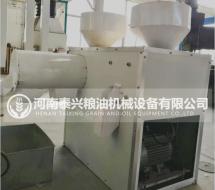 玉米脫皮制糝機
